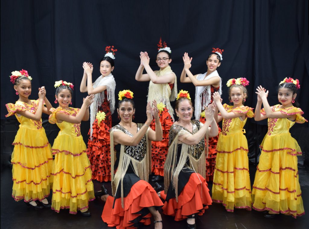 Flamenco Y Mas dancers